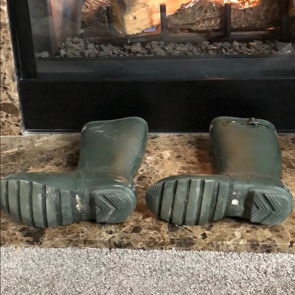 SOLD Hunter Green Matte Rain Boots - Picture 3 of 7